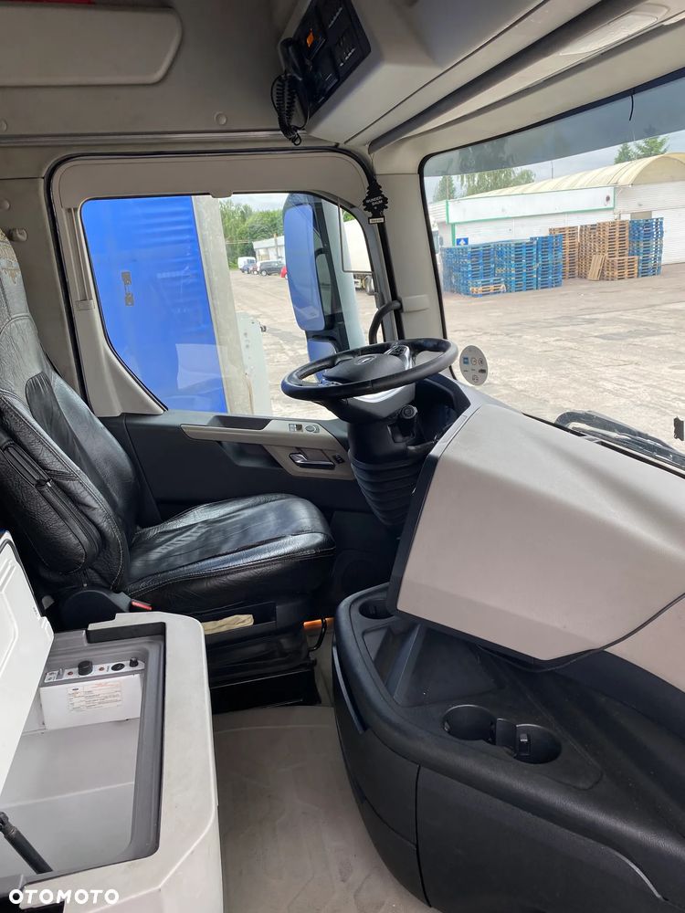 Ford F-MAX - 5