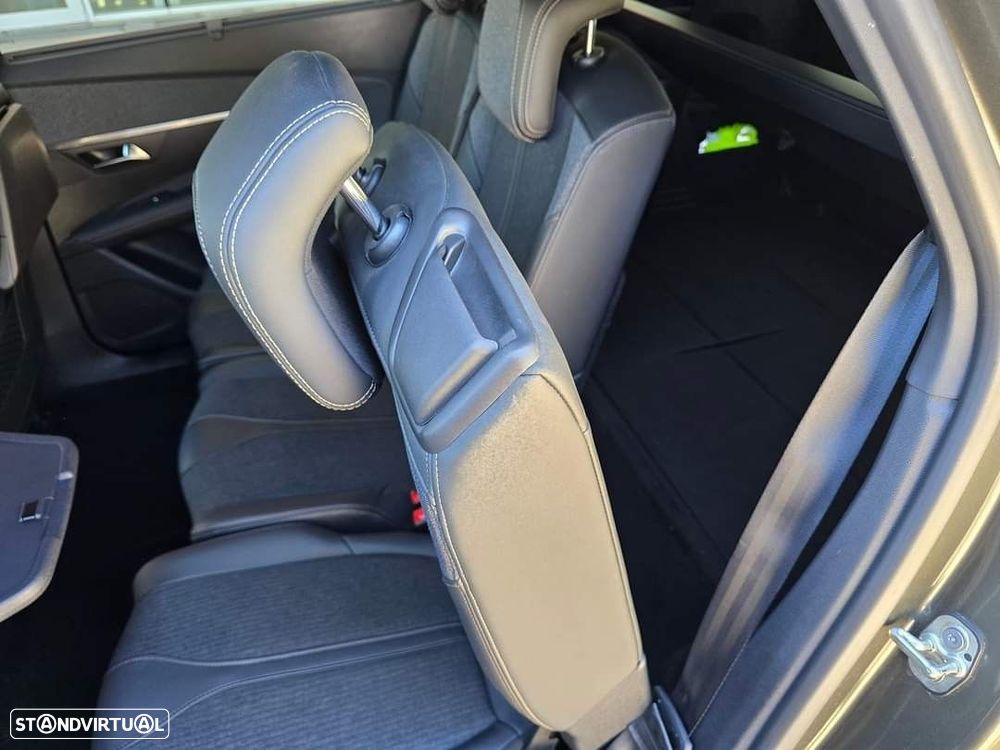 Peugeot 5008 1.5 BlueHDi GT Line J19 EAT8 - 27