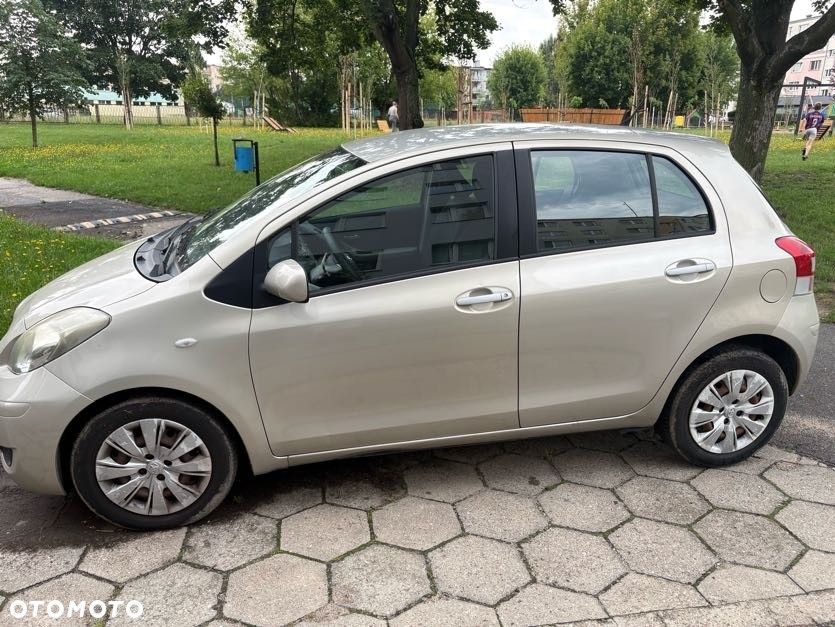 Toyota Yaris 1.33 Luna - 2