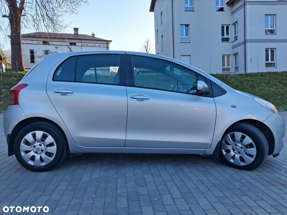 Toyota Yaris 1.3 Unlimited - 6