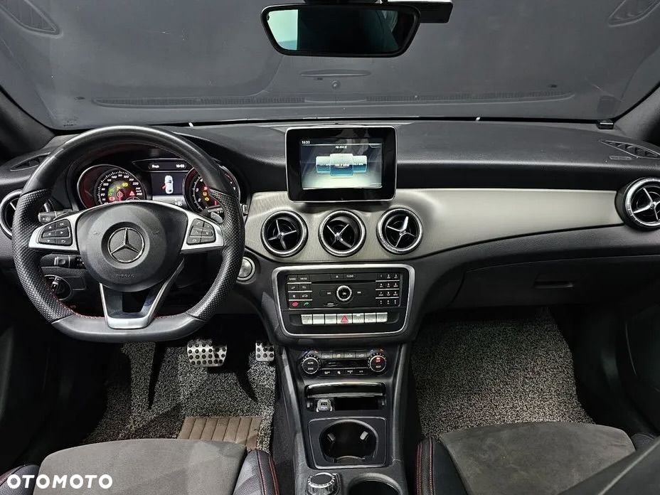 Mercedes-Benz CLA 220 4Matic 7G-DCT AMG Line - 8