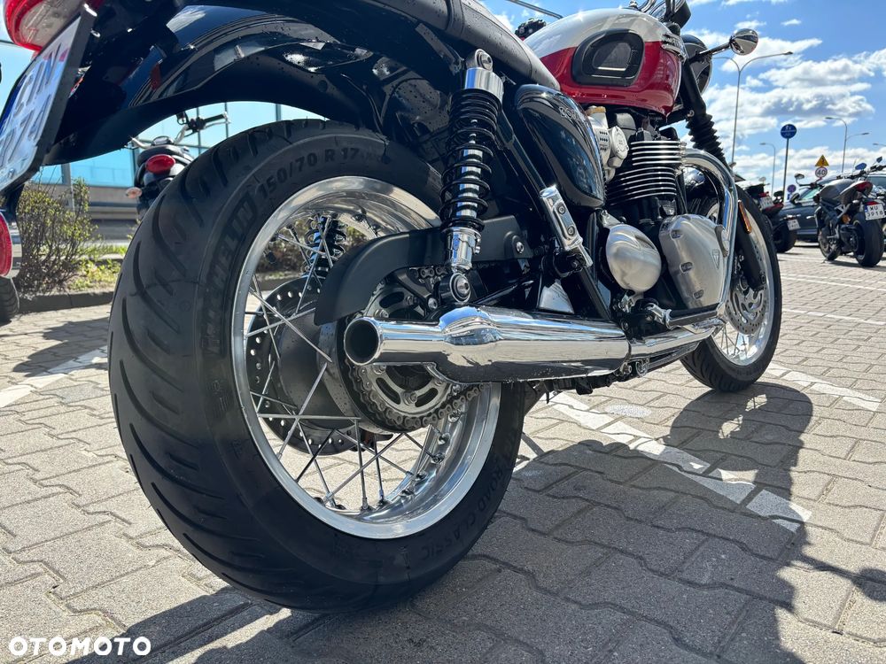 Triumph Bonneville - 13