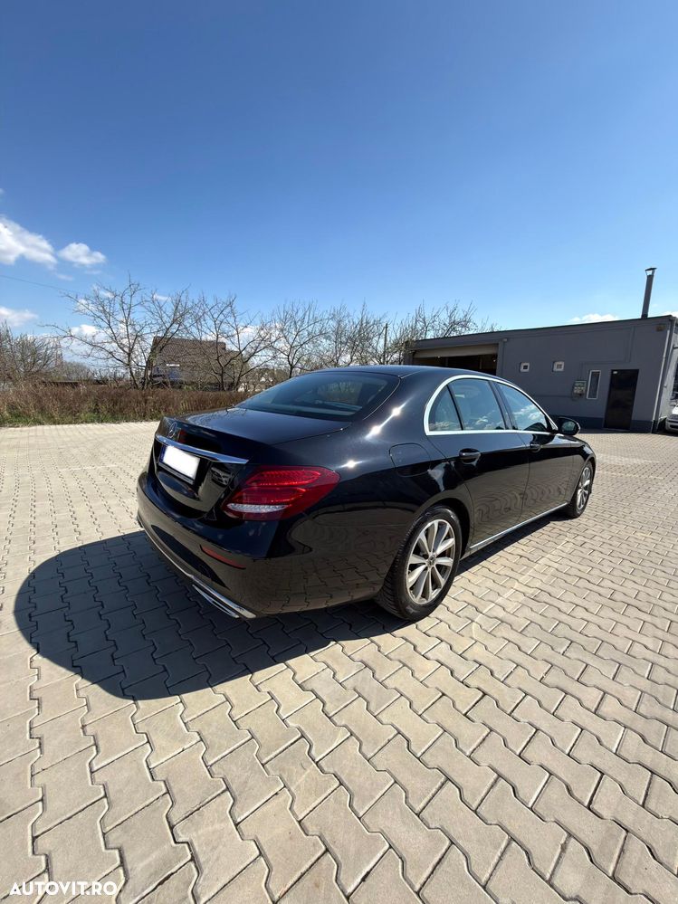 Mercedes-Benz E 220 d Aut. - 4