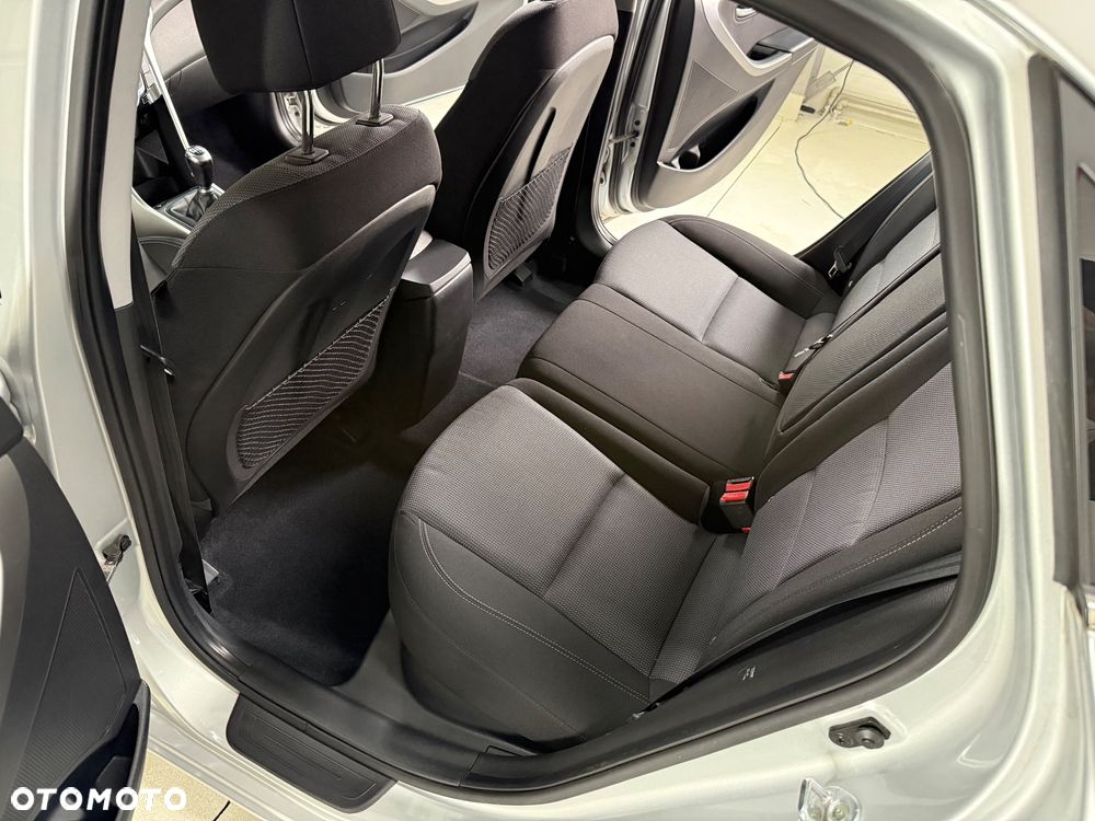 Hyundai i30 blue 1.6 CRDi Style - 12