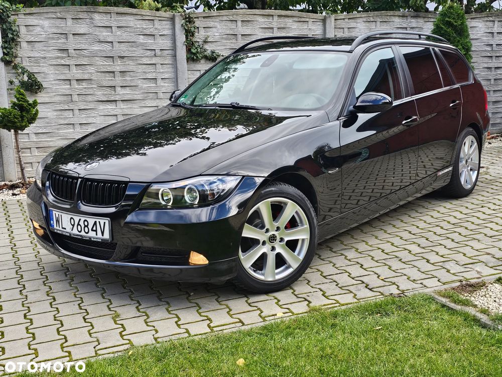 BMW Seria 3 318i Touring - 12