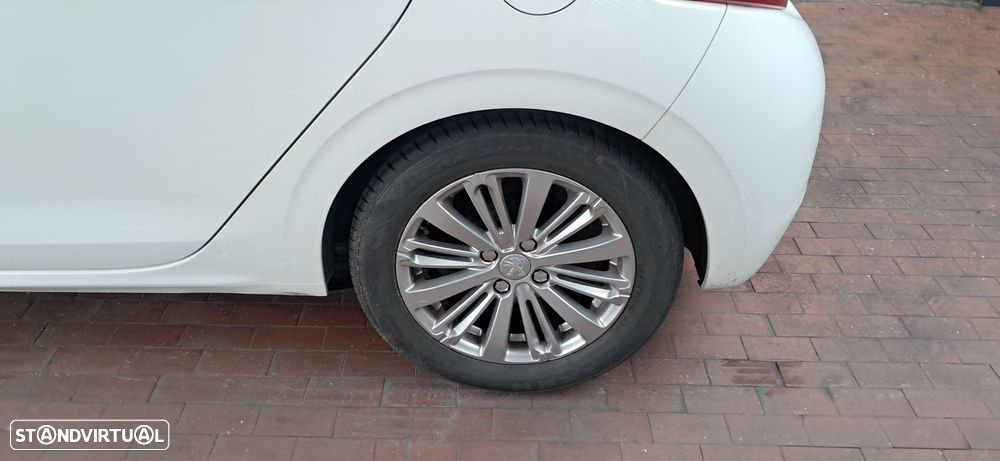 Peugeot 208 1.2 PureTech Style - 3