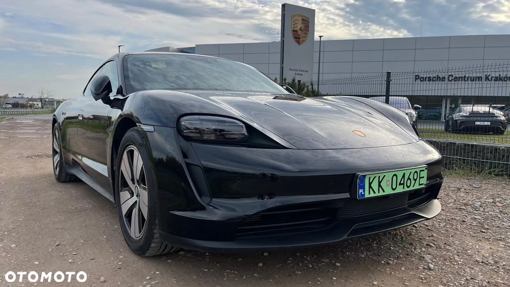 Porsche Taycan - 17