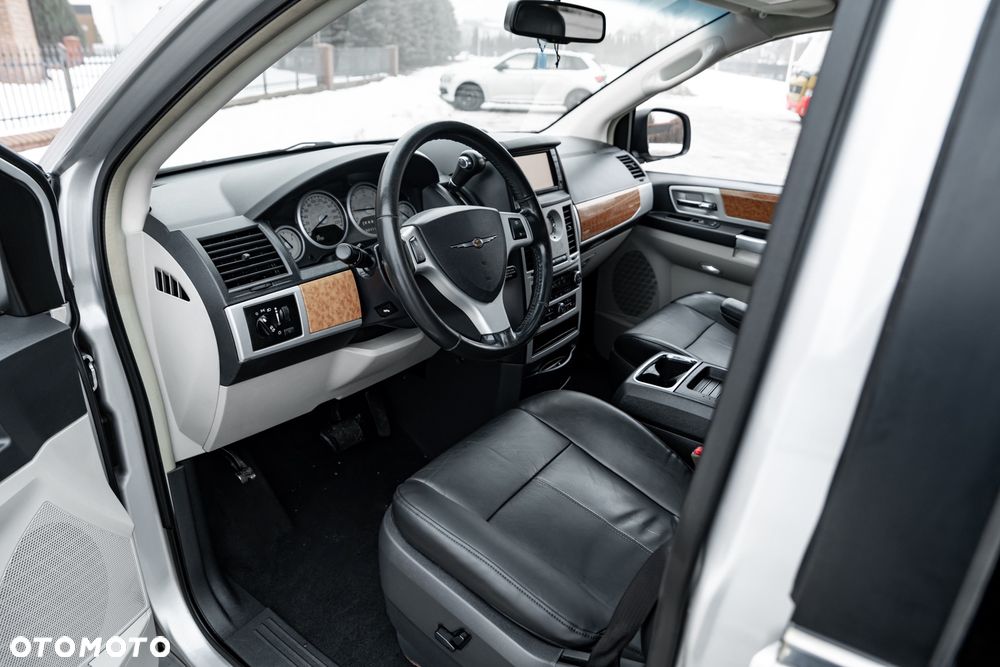 Chrysler Grand Voyager 2.8 CRD Limited - 15