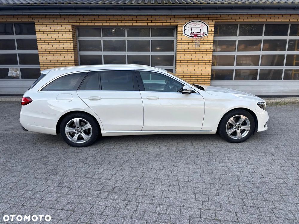 Mercedes-Benz Klasa E 250 9G-TRONIC - 11
