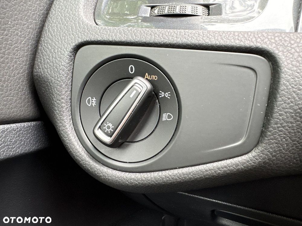 Volkswagen Golf 1.4 TSI BMT Comfortline DSG - 17