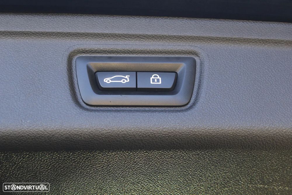 BMW 330 e Touring xDrive Aut. M Sport - 33