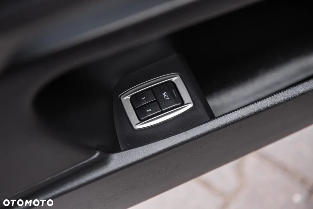 Jaguar XF 2.2 D Luxury - 16