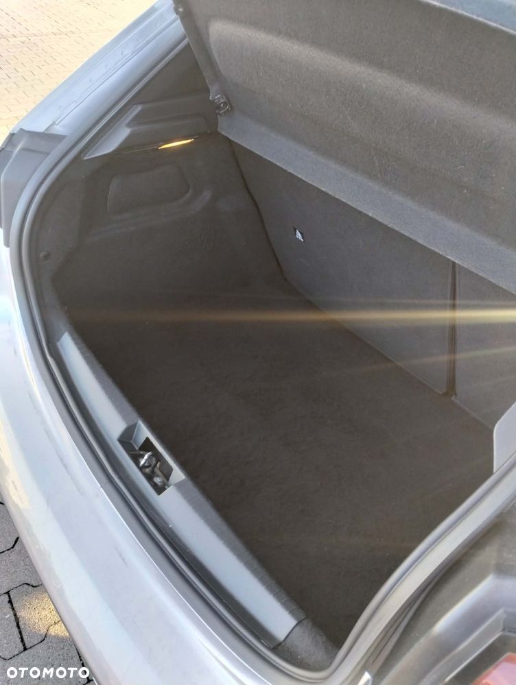 Peugeot 208 - 9