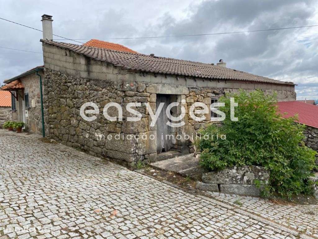 Moradia de 2 pisos com 126m2 para recuperar situada em Trancoso. - Grande imagem: 2/15