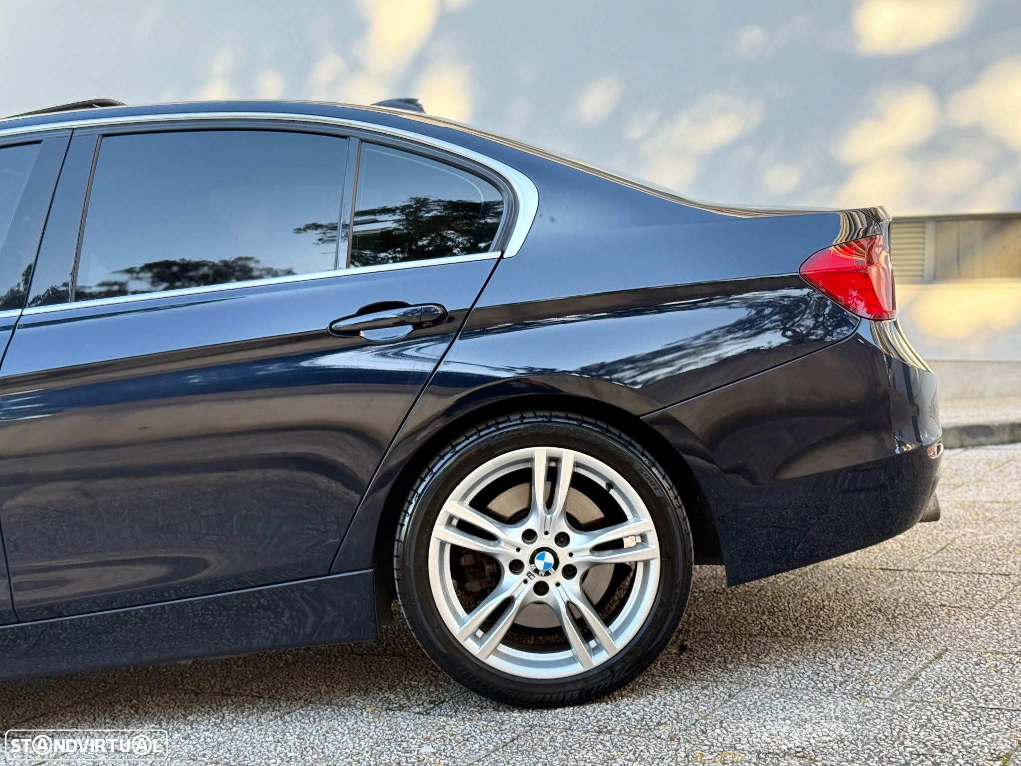 BMW 330 d Auto Line Luxury - 4