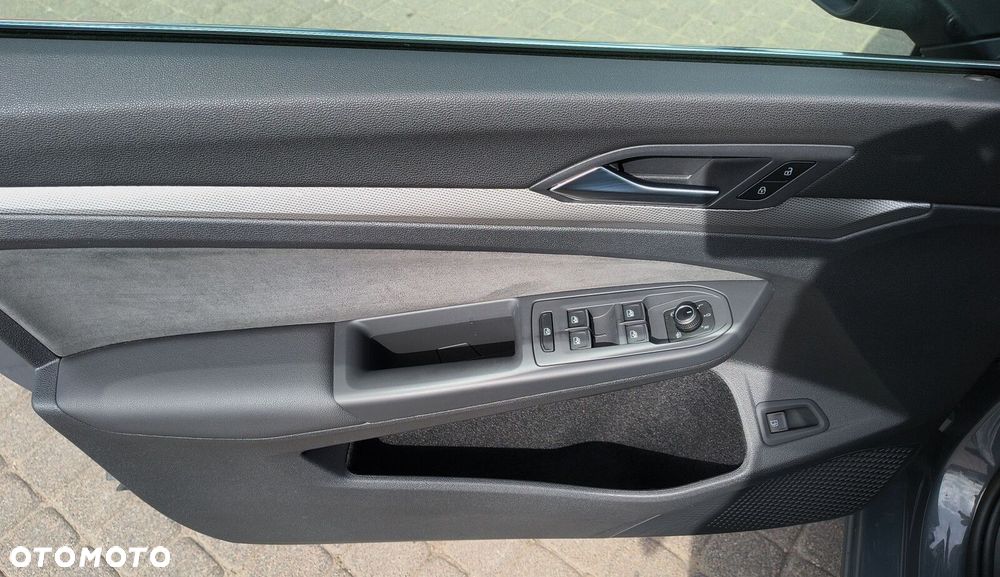 Volkswagen Golf - 25