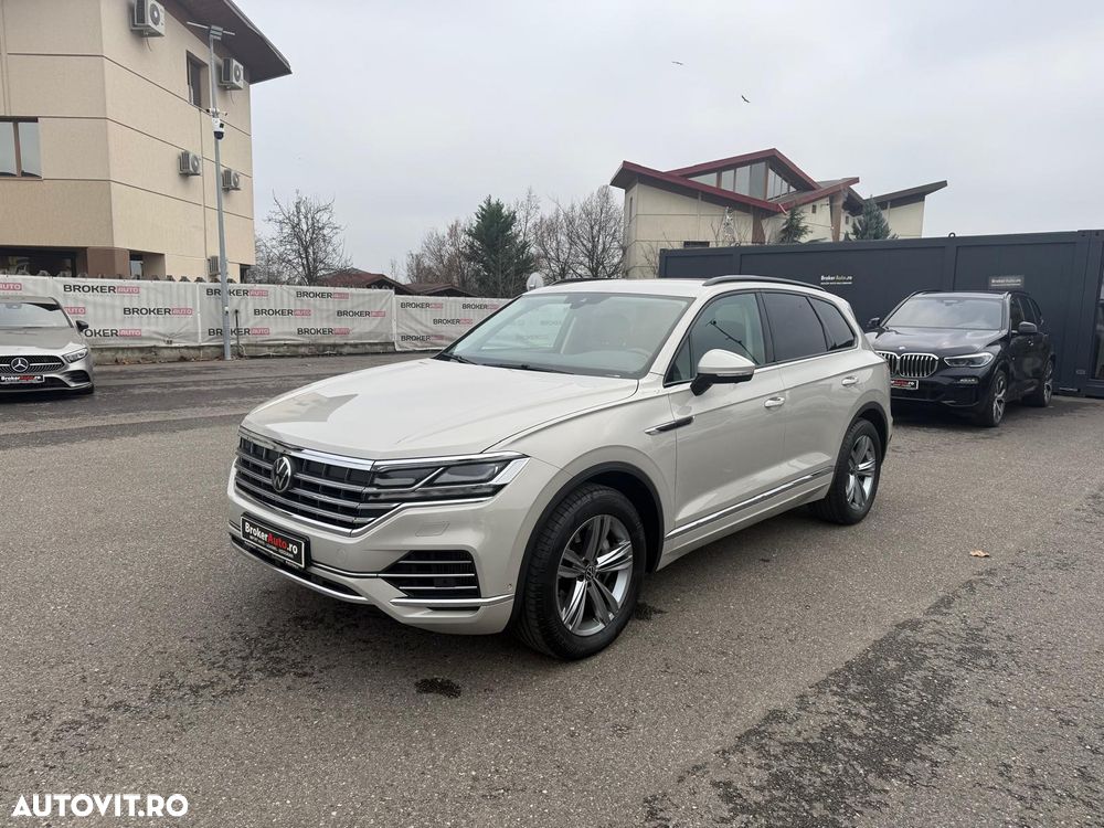 Volkswagen Touareg V6 TSI 4MOTION Elegance - 3