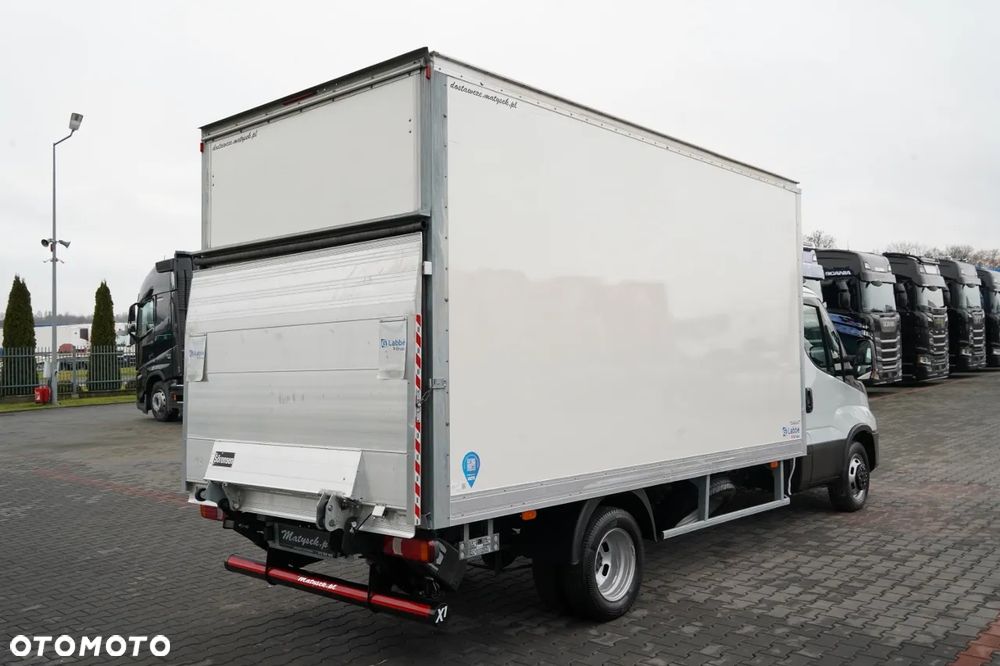 Iveco DAILY 35-160 / KONTENER 4,3 M / WINDA / BLIŹNIAK   DMC: 3500 KG /  2022 - 9
