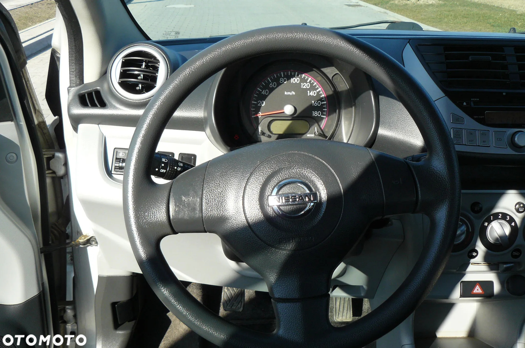 Nissan Pixo - 14