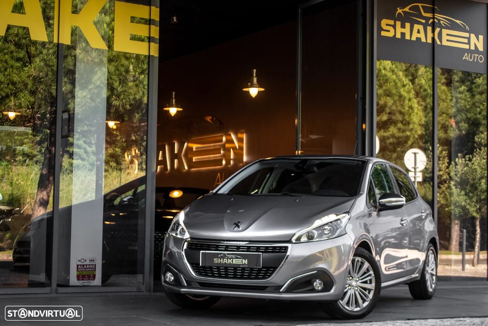 Peugeot 208 1.2 PureTech Signature - 1