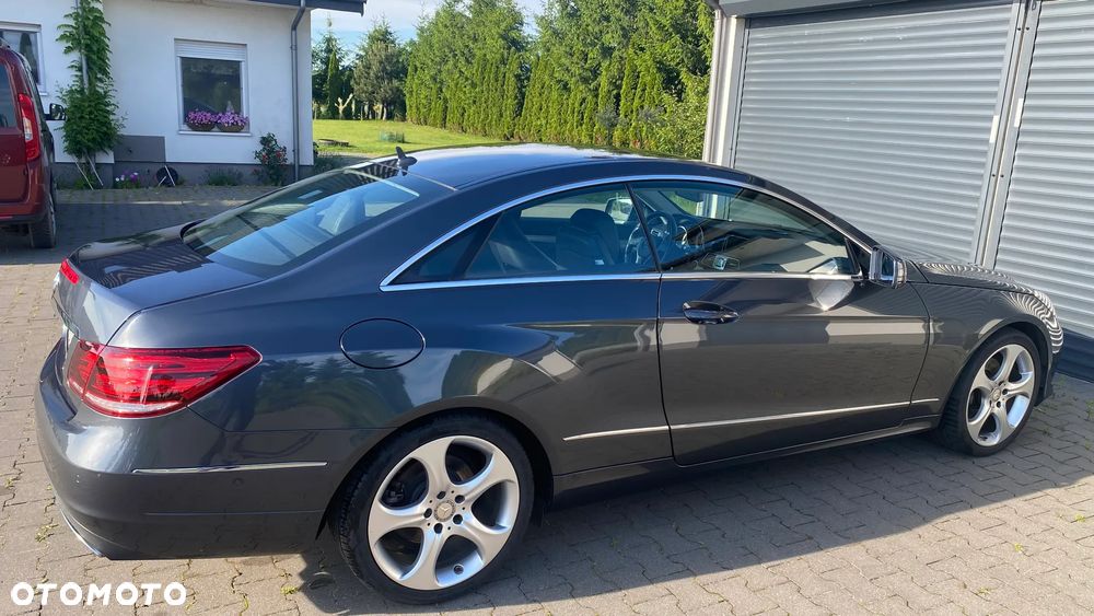 Mercedes-Benz Klasa E 250 7G-TRONIC - 7