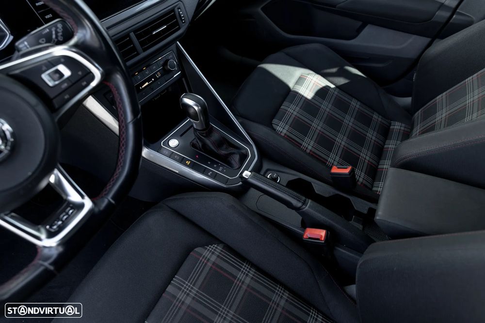 VW Polo 2.0 TSI DSG GTI - 29