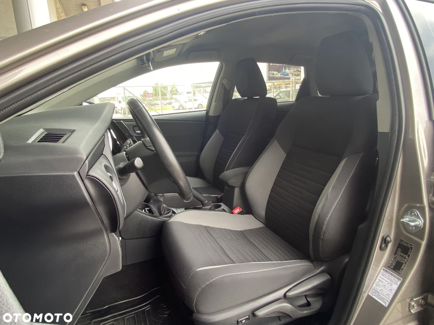 Toyota Auris 1.6 Comfort - 12