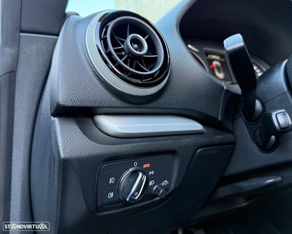 Audi A3 Cabrio 2.0 TDi S-line - 13