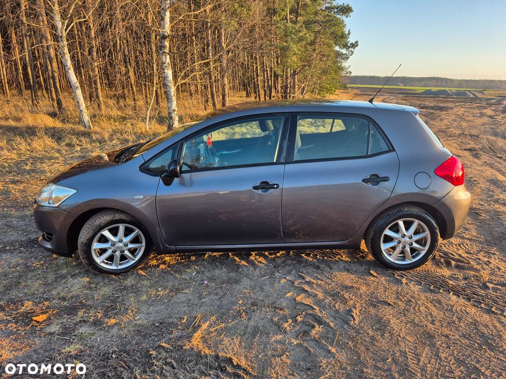 Toyota Auris 1.4 D-4D - 2
