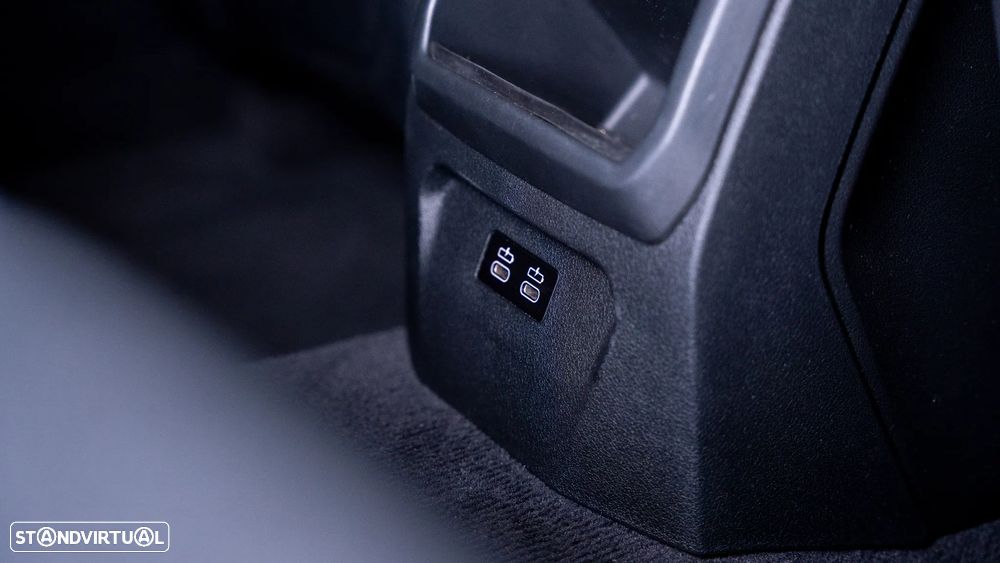 BMW 116 d Pack Desportivo M Auto - 23