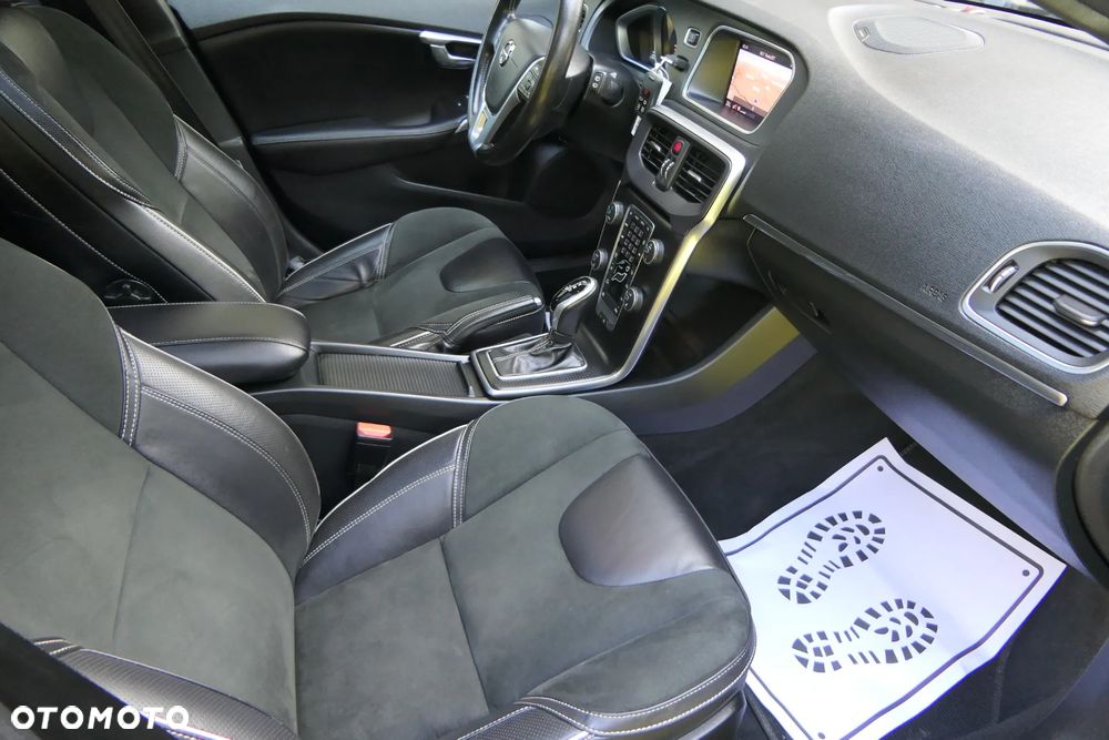 Volvo V40 D3 Geartronic RDesign - 20