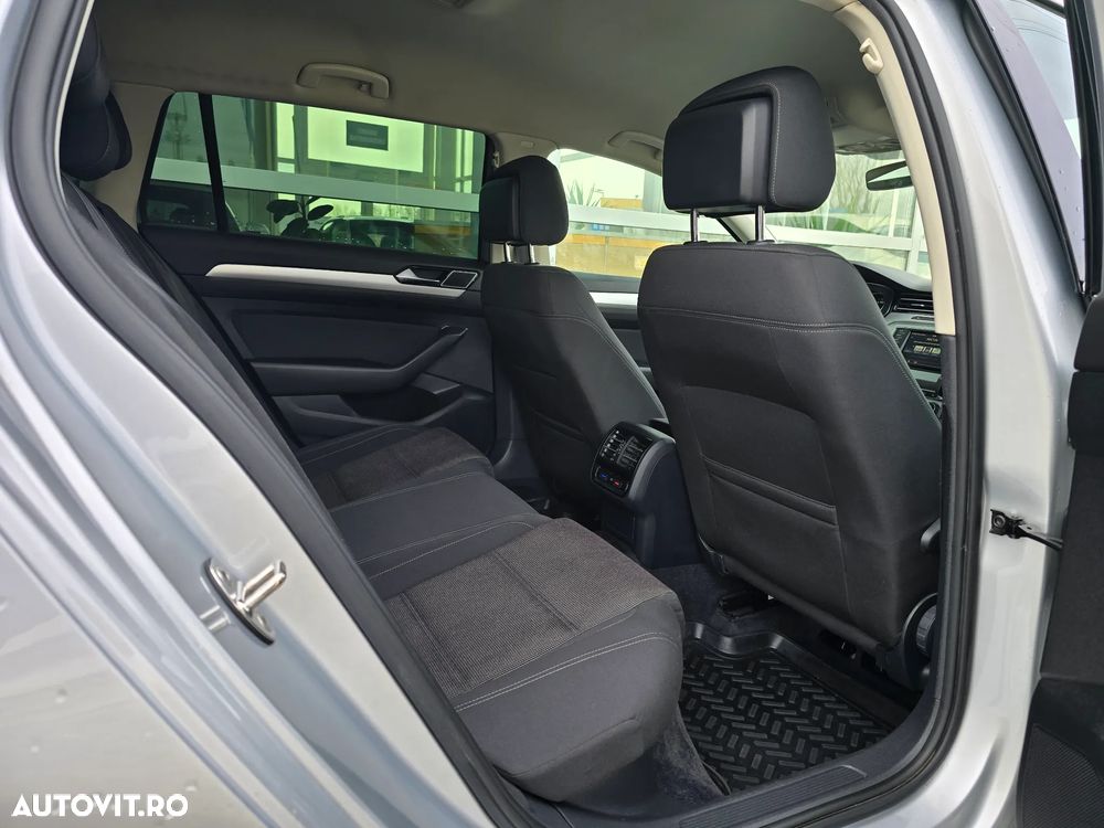 Volkswagen Passat - 13