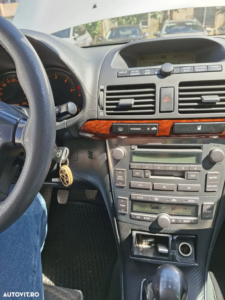 Toyota Avensis 2.0 D4D S/W Sol - 2