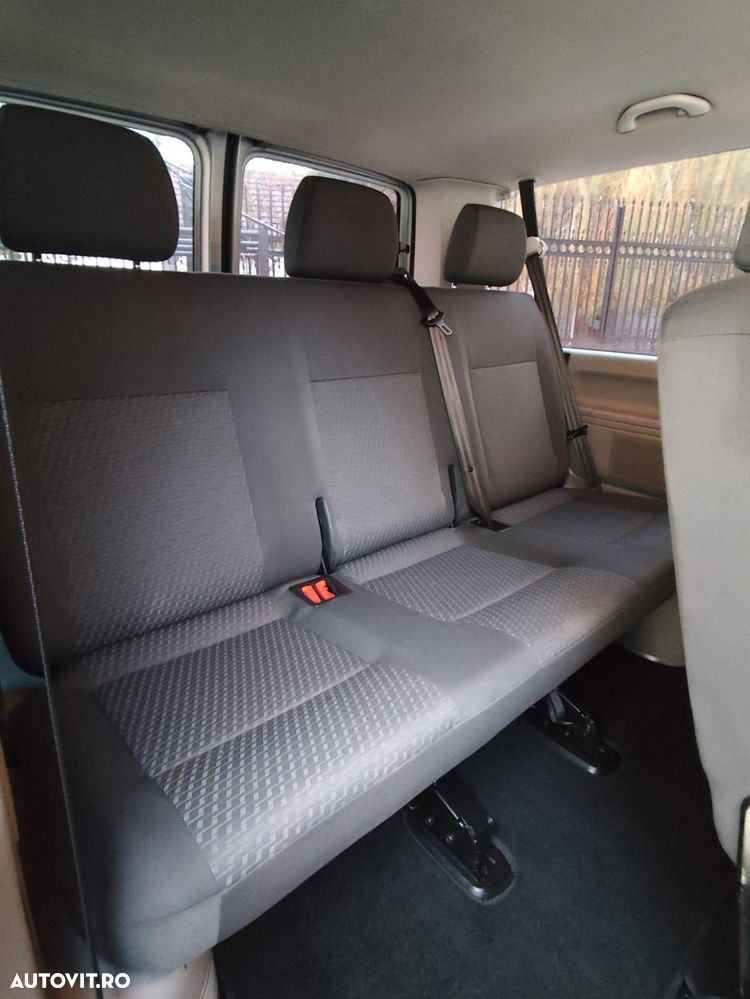 Volkswagen Caravelle - 9