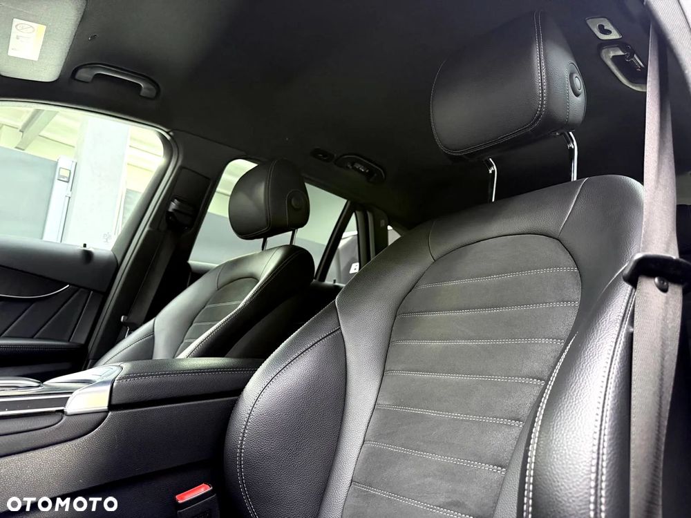 Mercedes-Benz GLC 300 de 4-Matic Business Edition - 24