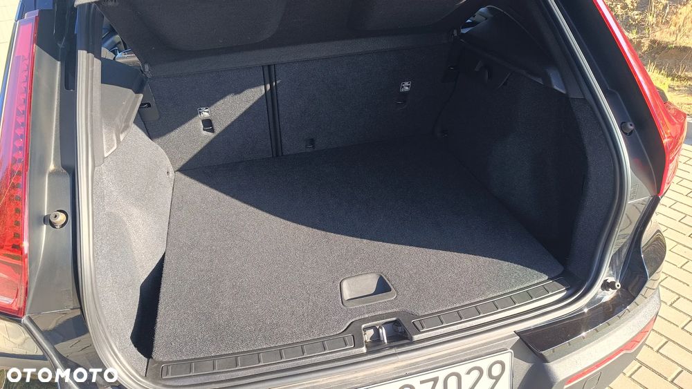 Volvo XC 40 D3 AWD Geartronic Momentum - 10
