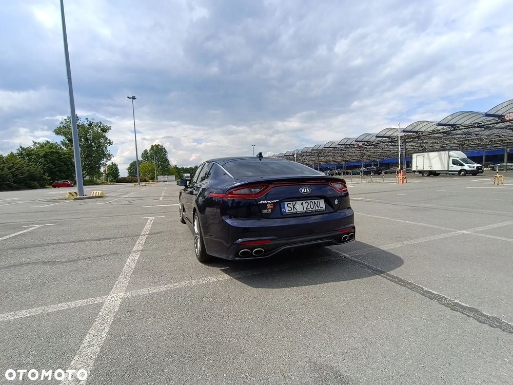 Kia Stinger - 9