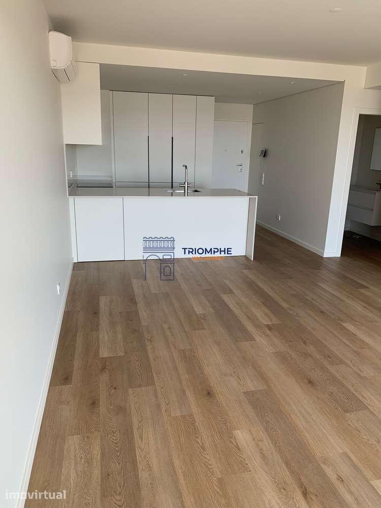 Apartamento T3 no Vista Mirear, Miraflores - Grande imagem: 2/17