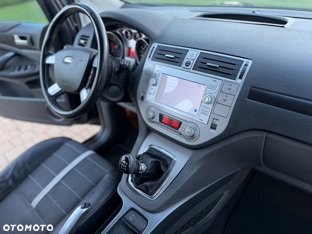 Ford Kuga 2.0 TDCi 4x4 Titanium - 33