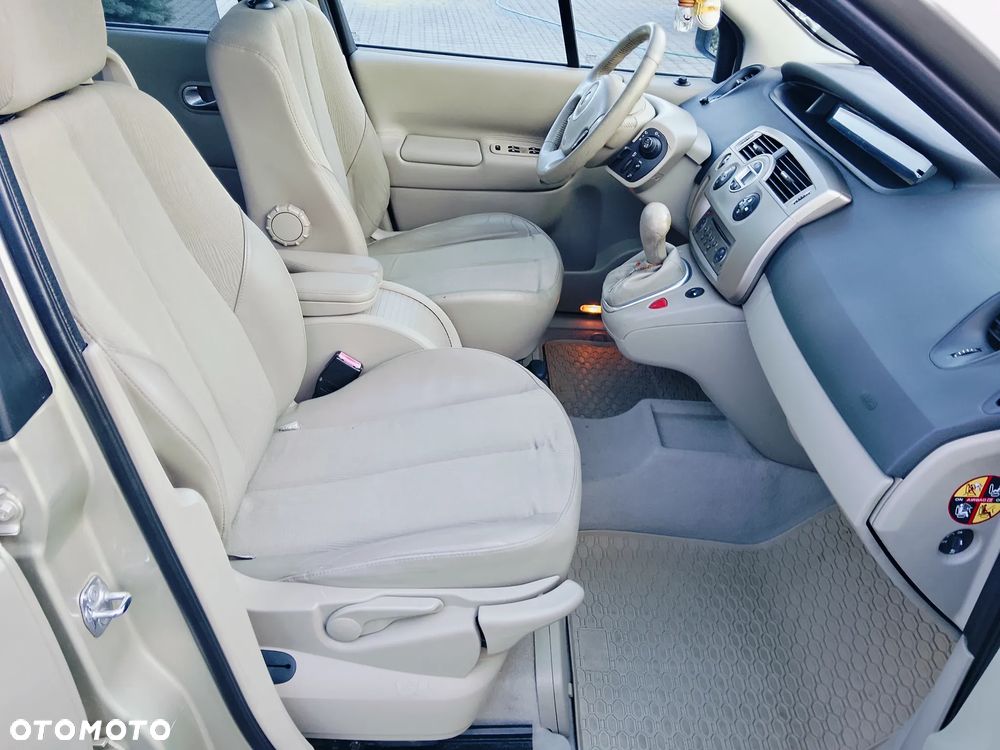 Renault Scenic - 11