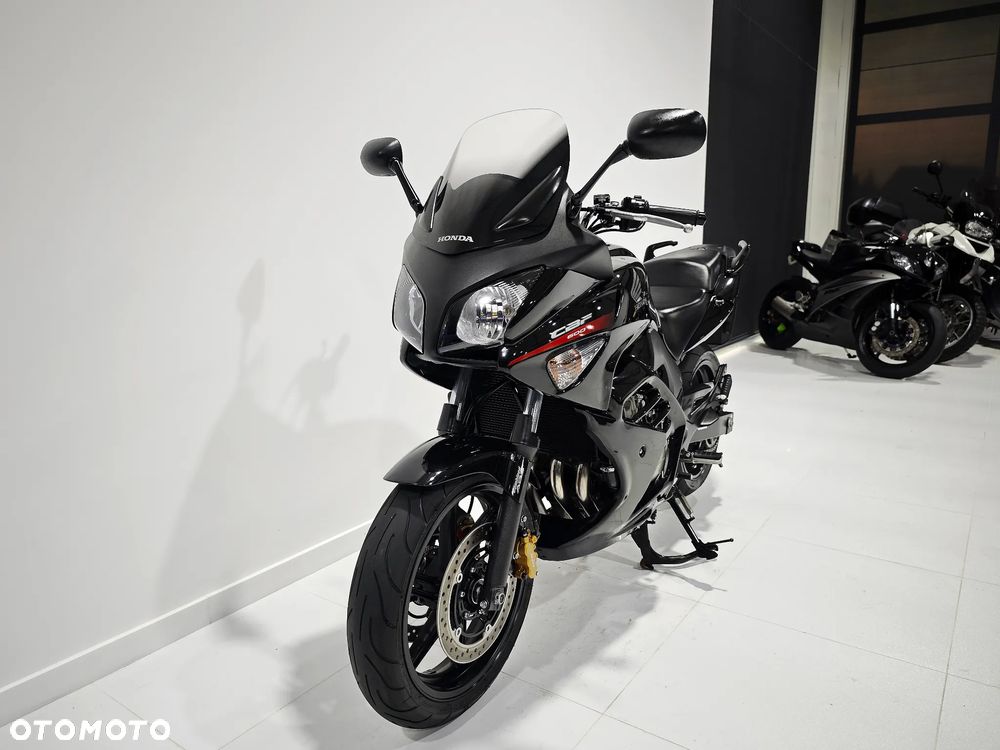 Honda CBF - 3