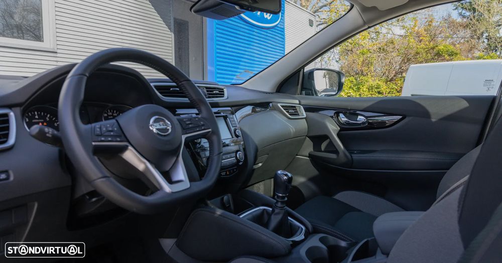 Nissan Qashqai 1.3 DIG-T N-Connecta J18 - 27