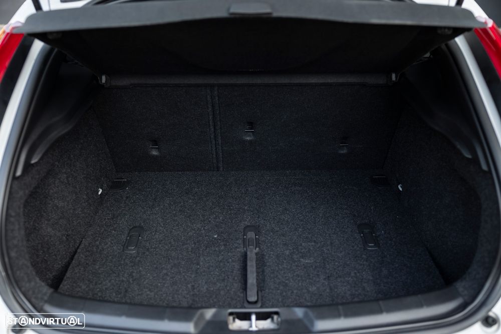Volvo V40 2.0 D2 R-Design Momentum - 24