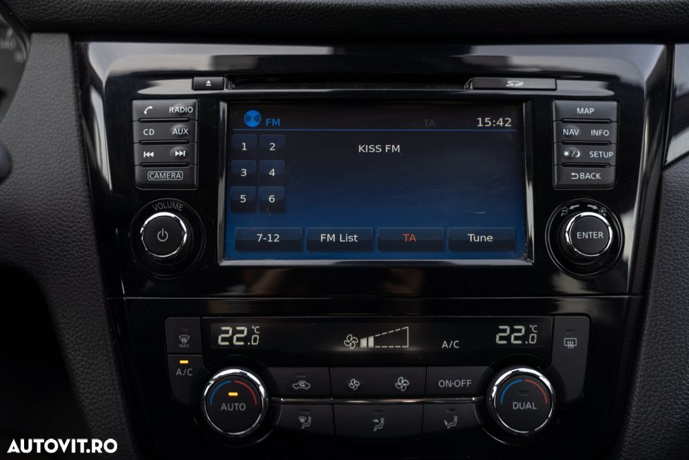 Nissan Qashqai 1.6 DIG-T N-Connecta - 24