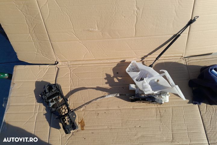 Broasca usa spate stanga 3C4839015A Volkswagen VW Passat B7 [2010 - 2 - 1