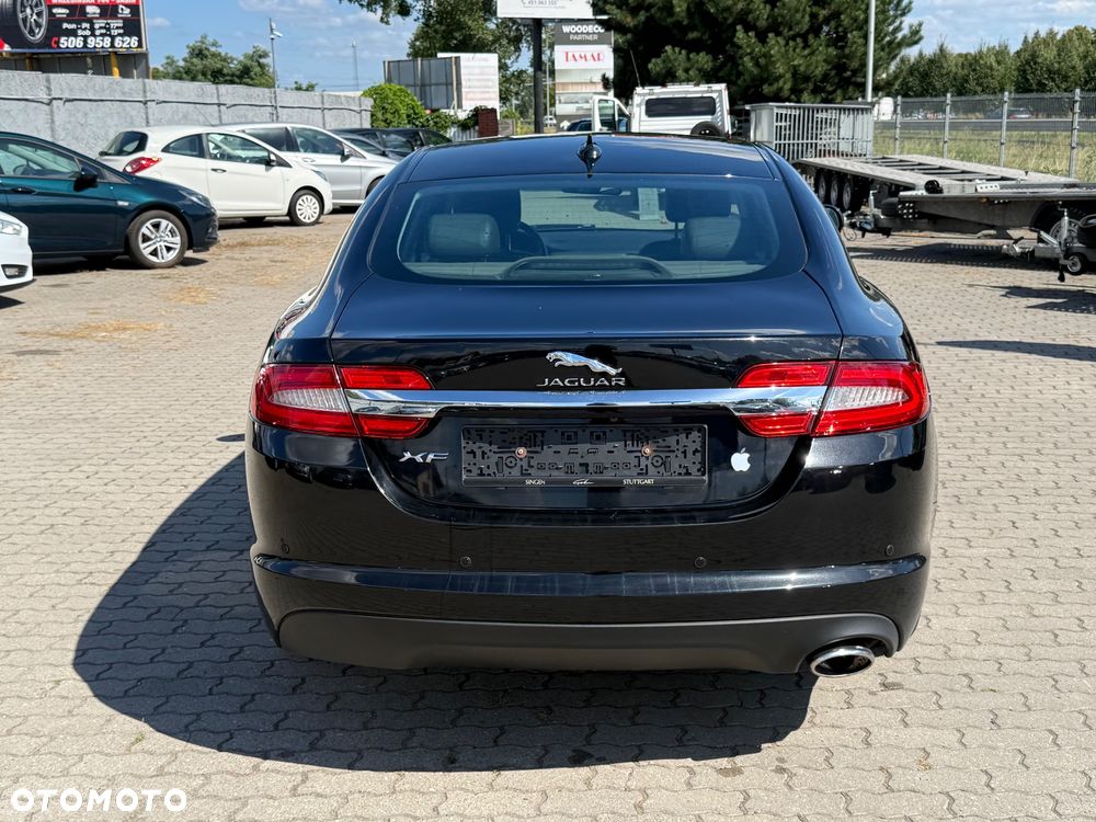 Jaguar XF 2.2 - 5