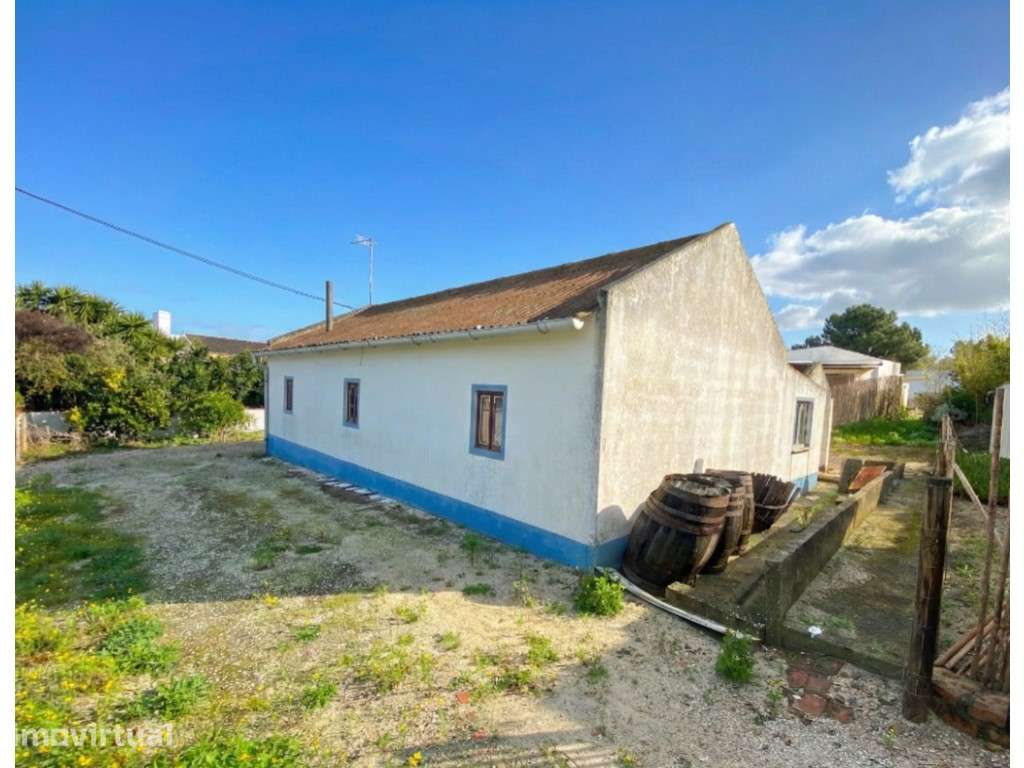 Moradia para Reabilitar a 2 Minutos da Praia do Pego - Grande imagem: 2/21