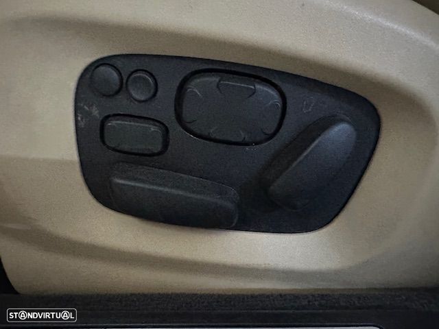 Jaguar XF 3.0 D V6 S Portfolio - 17