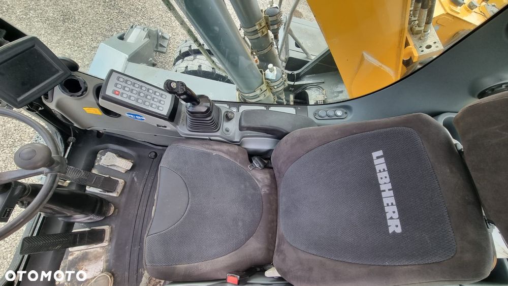 Liebherr LH 26M Litronic/ Maszyna sprowadzona - 17