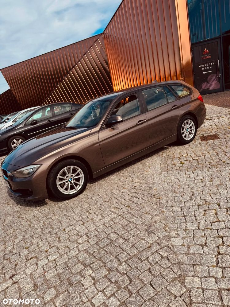 BMW Seria 3 318d - 3